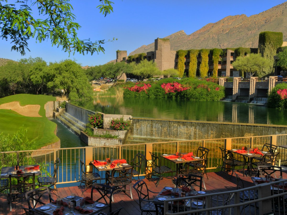 Loews_Hotels's tweet image. Here’s to fresh starts, cozy stays, and making memories—no matter what the groundhog predicts 🦔🥂🌱 #GroundHogsDay #SpringGetaway #LoewsHotels  bit.ly/3M2bDHF 

📷: @pixclem