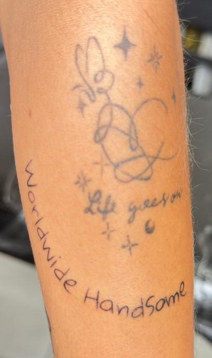 Jin, you'll be in my country in October, but due to financial reasons I won't be able to go, so I made something that will always remind me of you.
You've always been my favorite worldwide handsome.
Take care and stay healthy.
#jin #BTS