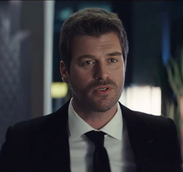 #kivanctatlitug #kıvançtatlıtuğ #işbankası