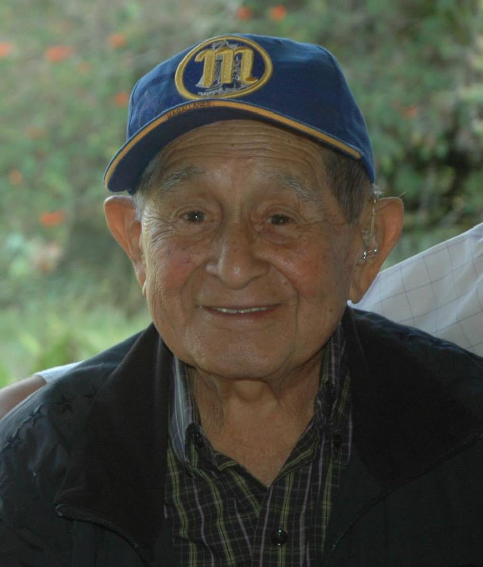 CPerdomo28's tweet photo. Va por ti, mi abuelo querido, que me dejaste el inmenso regalo de vida, de ser Magallanero.. 
Celebra desde el cielo, viejito. Nuestro Magallanes es campeón!!! https://t.co/OLfF0MySyu