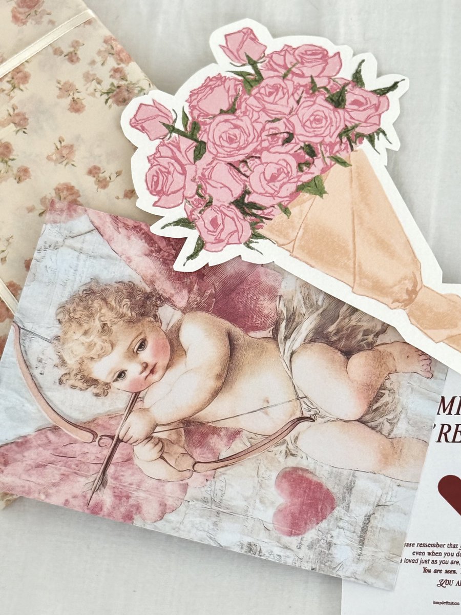 itmydefinition's tweet image. valentines edition💌
; vintage paper / white ribbon
cupid card / mini card / quotes card
+แพคเกจวาเลนไทน์

ตราบใดที่ฉันยังอยู่ (410) *แนะนำ
คำขอถึงคุณ (340) *แนะนำ
นิทานจากทานตะว้น (450)
โควทถึงคุณ (500) 💐💝