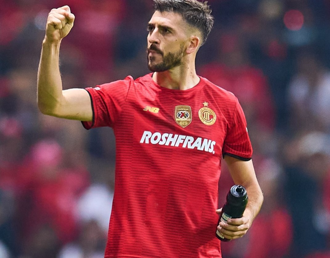 🚨CONFIRMADO🚨

El ganador del Royal Rumble, Roman Reigns escoge al TOLUCA para enfrentar por el título en WrestleMania

"Si quieren rivalidad, que la busquen en otro deporte", agregó