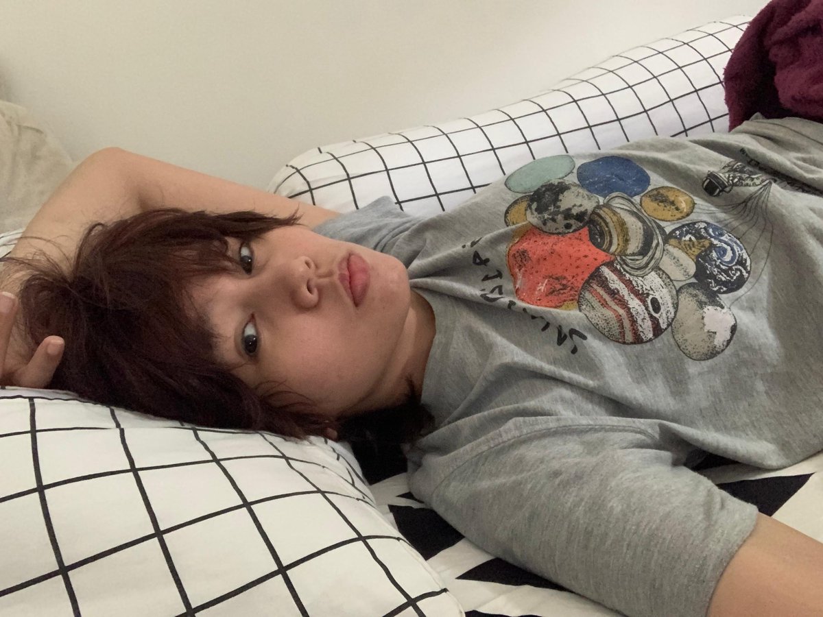 Just woke up......... 
(ini pas udah bisa buka mata dikit)