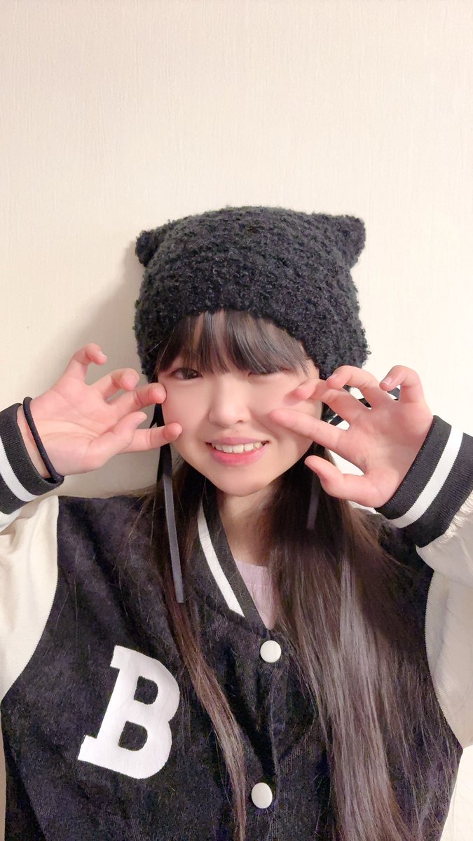 25_Iroha_25's tweet photo. おはようございます☀️
今日はさむいからお帽子被って登校したよ!
ฅ( •ω• ฅ)ガオ-♡
#キッズモデル
#js5
#11y
#いろは
#Iroha
#カメラマンさんと繋がりたい
#カメラマンさん募集 https://t.co/icJfQms6gd