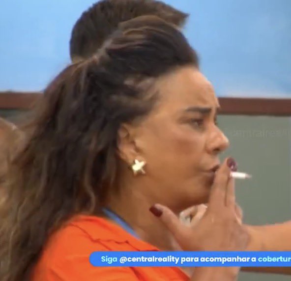 itsxilabitch's tweet photo. @alvxaro @TheodoroVulgo Sao muitas camadas https://t.co/qewtd4Xx11