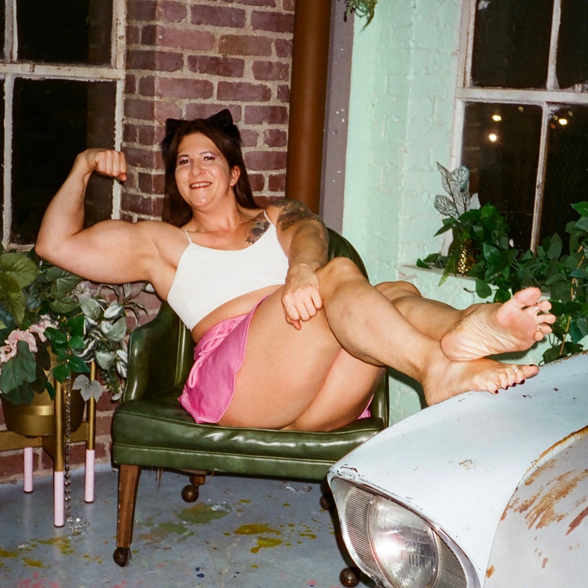 EvaSupergirl2's tweet image. “Laid back, never holding back” 😊