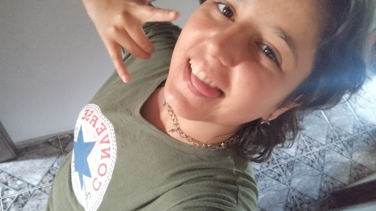 vvqwen's tweet photo. minha princesinha 💙🤓 https://t.co/z7VYWw1xwY