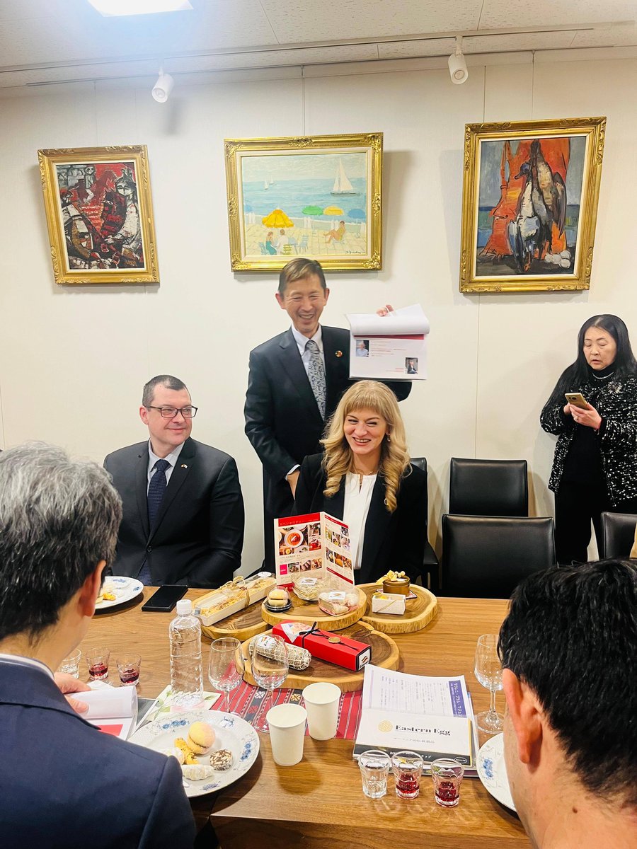 RO_Emb_Japan's tweet image. 1月30日、ルーマニア大使館において、リテーラーのナショナル麻布と、日本市場でポテンシャルのあるルーマニア製品の製造・輸入業者とのマッチングイベントが開催されました。今後もこうした取り組みを通じ、日本市場への参入を強力に支援してまいりたいと考えております。
