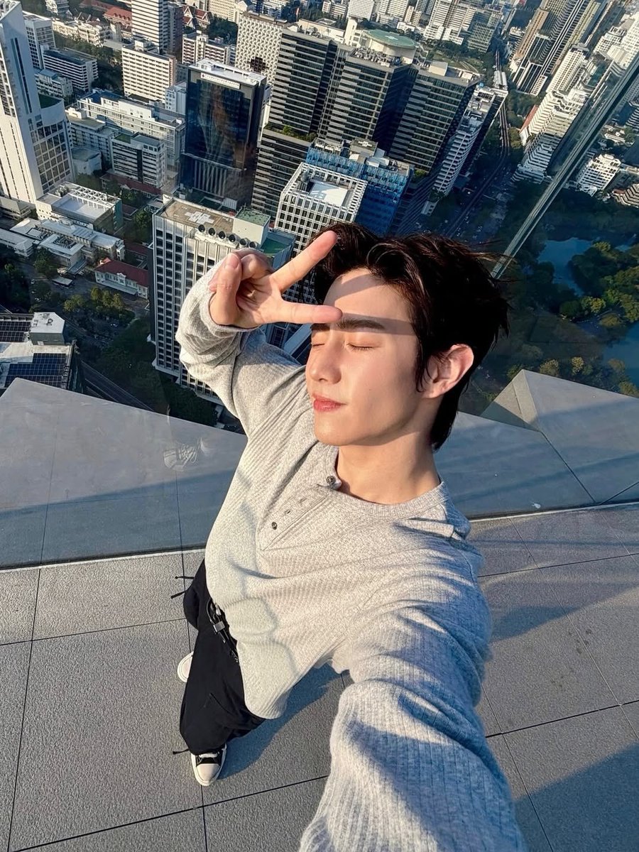 cyjprint's tweet photo. 260203 | INSTAGRAM [marktuan] 

Always a good vibe in BKK ✨🏌🏻‍♂️🥊

#MarkTuan #마크 @marktuan #GOT7 https://t.co/VMtXiBQXCZ