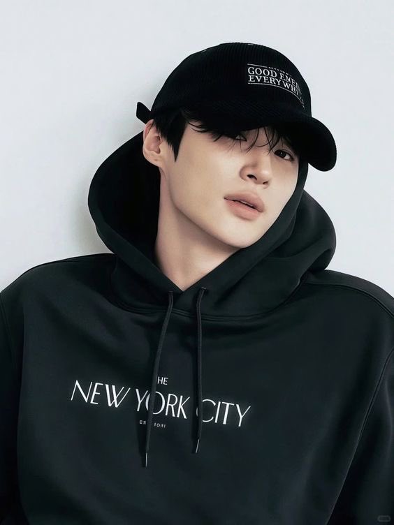 ๐ฉ๐๐๐๐ Wooseok. tweet media
