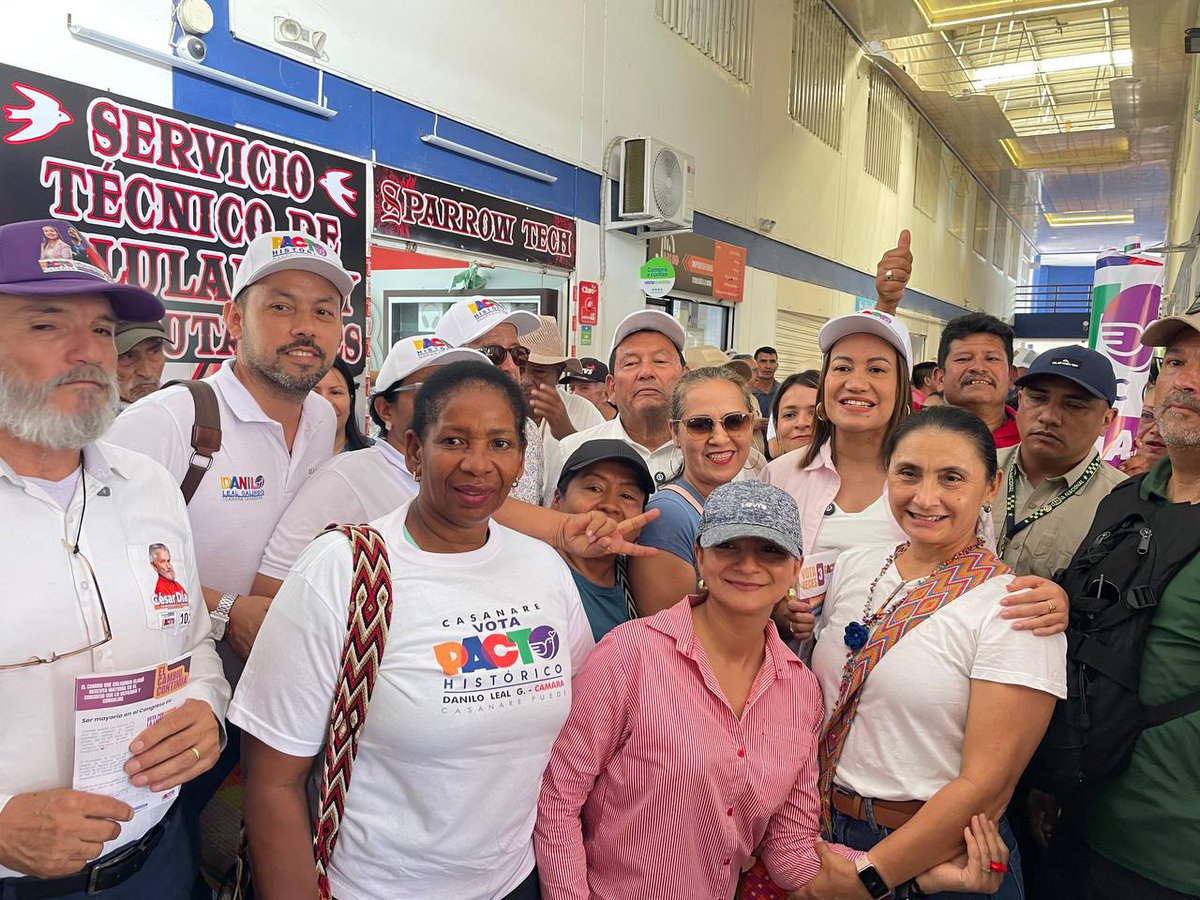 En el Llano la palabra se cumple y el futuro se construye en comunidad. 🌾🤝

En Yopal estuvimos presentes, reafirmando que con mayorías en el Congreso el cambio avanza. 🏛️✊
Caminamos junto a su gente, escuchando a quienes construyen país con trabajo, dignidad y esperanza.