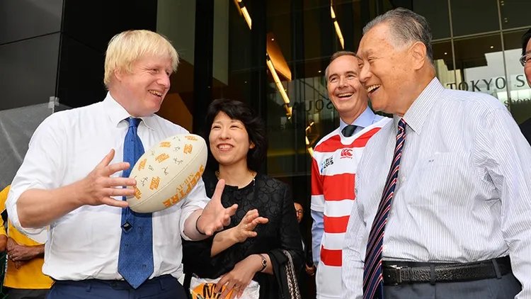 pondebekkio's tweet photo. イギリスの王族や政治家、大富豪たちがエプスタイン島で子供相手にどす黒い遊びにふける中、森喜朗に誘われて一緒に子供たちとタッチラグビーしてたボリス・ジョンソンほんと好き。さすが英国紳士だわ。 https://t.co/XTtByygsmC