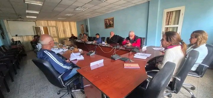 Reunión de puntualización presidida por nuestra rectora MsC. Dra. Madeleyne González Broche
@BrocheMade8904
<a href="/MadeMR73/">Madelin Rodríguez Martínez</a>
<a href="/granma_ucm/">UCM Granma</a>
<a href="/FCM_Manzanillo/">Facultad de Ciencias Médicas Sánchez Manduley</a>
<a href="/DeFcmm91005/">Decana de la FCMM</a>
<a href="/DeFcmm94497/">Yusdeilis Ramírez</a>
#FCMMTransformaYCrece