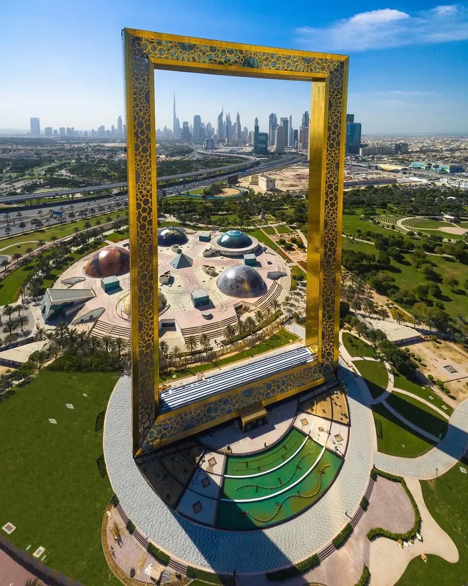 coldhealing's tweet image. Some of the things they build in Dubai look like the kind of things you'd build in a Minecraft creative world
