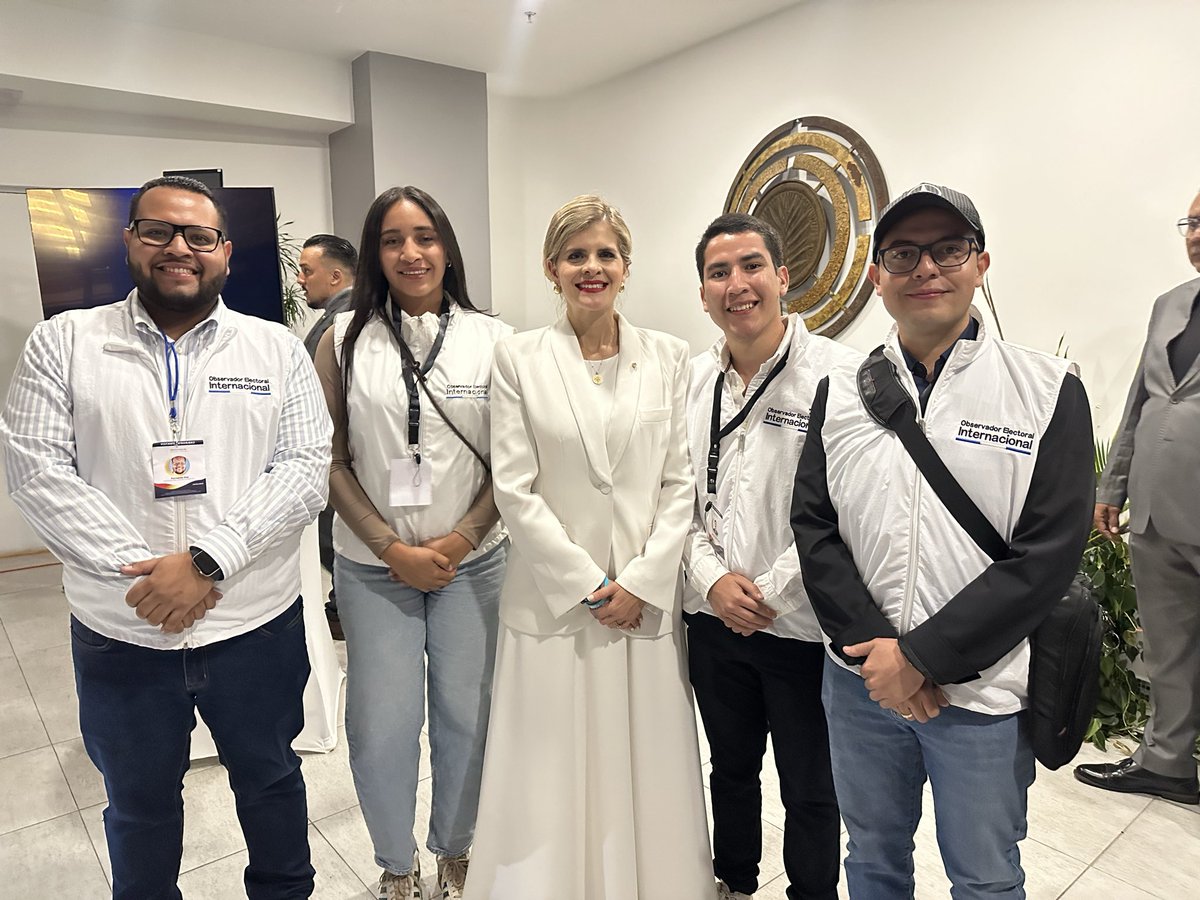 Felicidades a la nueva presidenta de #CostaRica #LauraFernandez. Felicitamos al pueblo Costarricense por su civismo y compromiso con sus valores cívicos. Éxitos en esta nueva gestión!