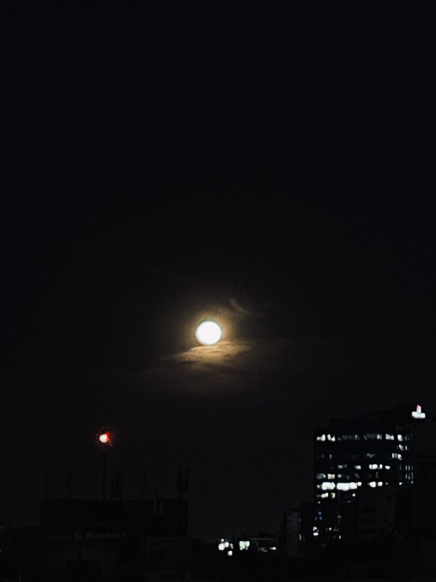 KartarDevi's tweet photo. Luna llena en el día de la Luz, que siempre nos guíe la luz, y nos llene de abundancia #Candlemas https://t.co/Y1Yp9qdNRI