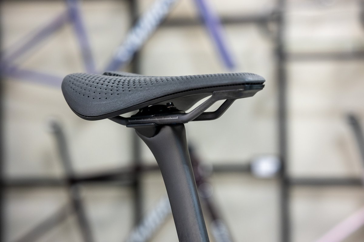 Body Geometry サドルの最先端 S-Works Power EVO Mirror レールの長さ