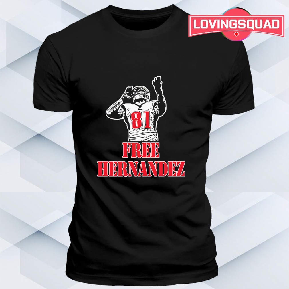 SLovingsquad's tweet image. Aaron Hernandez 81—wild Pats lore, raw emotion. Wear the controversy, feel the edge.
Get It Now: lovingsquad.com/product/free-a…
#Patriots #AaronHernandez #NFLThrowback #Pats #FootballHistory