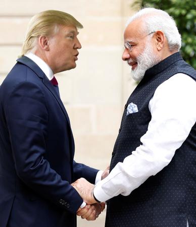 upccpg's tweet photo. खुश?
ट्रंप टैरिफ 18%, मोदी का अमेरिकी आयात पर टैरिफ शून्य!
और इतना ही नहीं, मोदी ने 500 अरब डॉलर के अमेरिकी सामान के साथ तेल भी बहुत अधिक कीमत पर खरीदने पर सहमति जताई..जबकि रूस हम���ं सस्ता तेल दे रहा था।
क्या यही ऐसा #TradeDeal है, जिस पर हमें एक राष्ट्र के रूप में खुश होना चाहिए? https://t.co/1FAB18bKkg