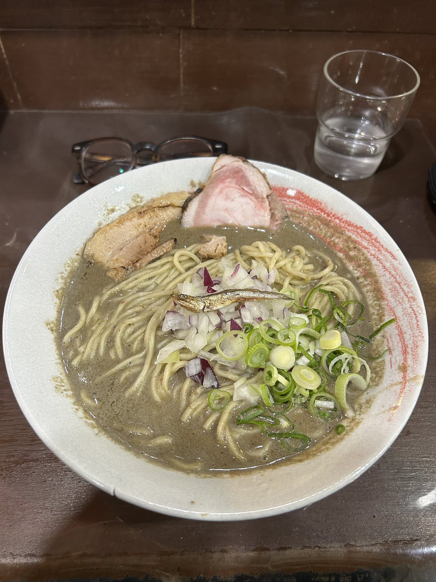 特に、道の選択まちがえたっ！
ってときほどセンスが問われるよね。
世界はセンス。#渋滞中