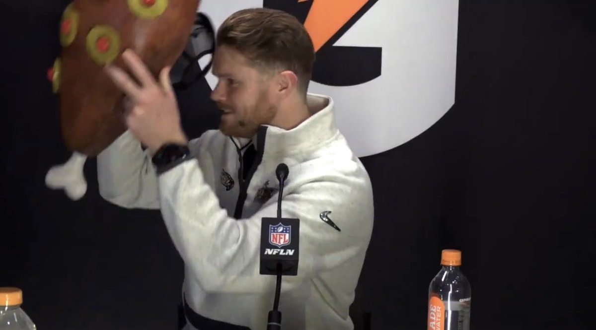 Tim Williams tweet media