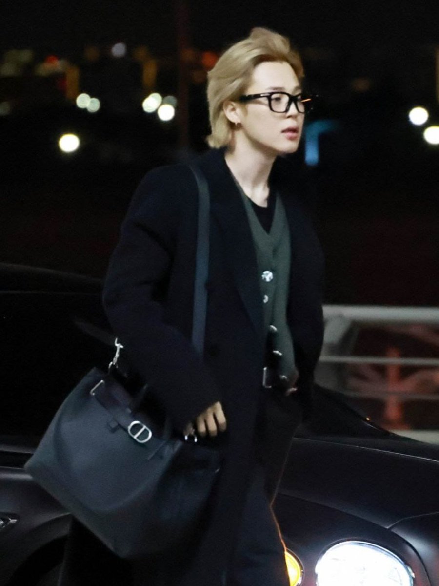 Una Luna que brilla sin tener necesidad de las estrellas 💛👑 ,El rey llego 🥰