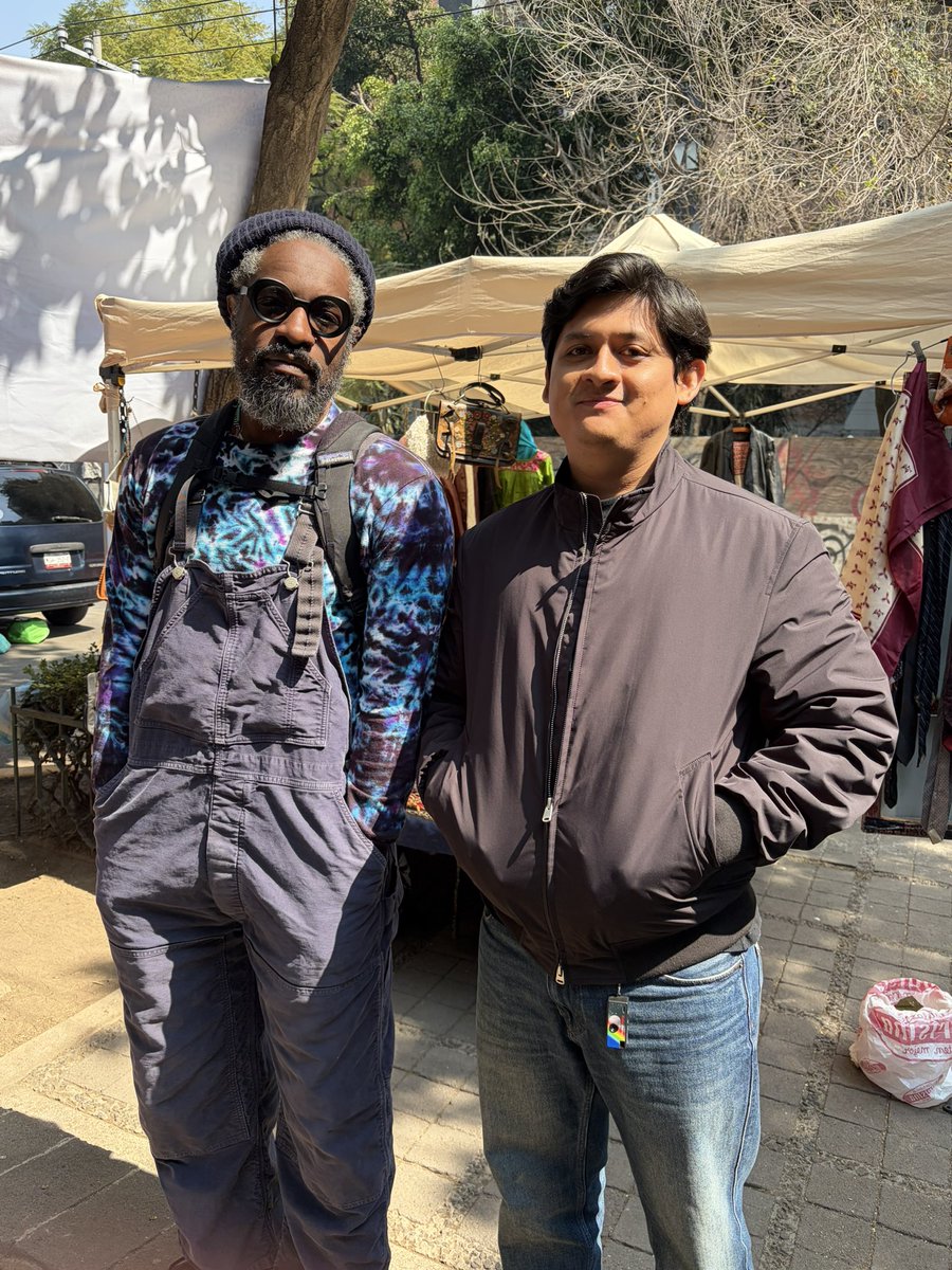 gycc___'s tweet photo. @GoodAssSub met him in a flea market yesterday https://t.co/Su6CtOf3I4