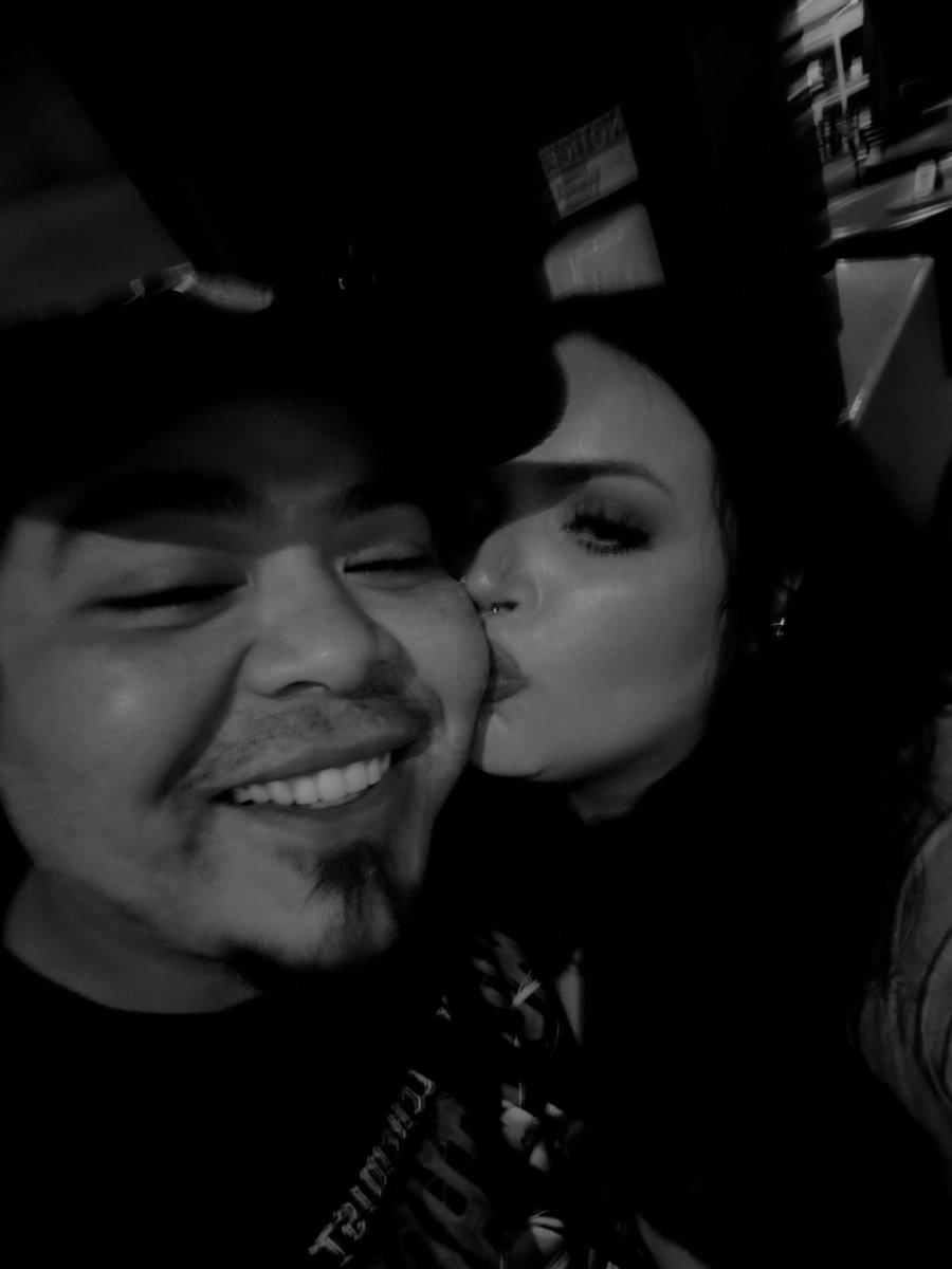 mxzazu's tweet photo. My 4eva Valentine ❣️ https://t.co/LxZW60wOcA