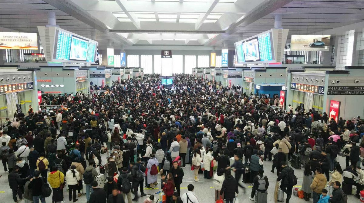 haojun4231's tweet photo. Spring Festival travel rush, the largest annual human migration on Earth.#returnhome https://t.co/WSdHDcWeW4