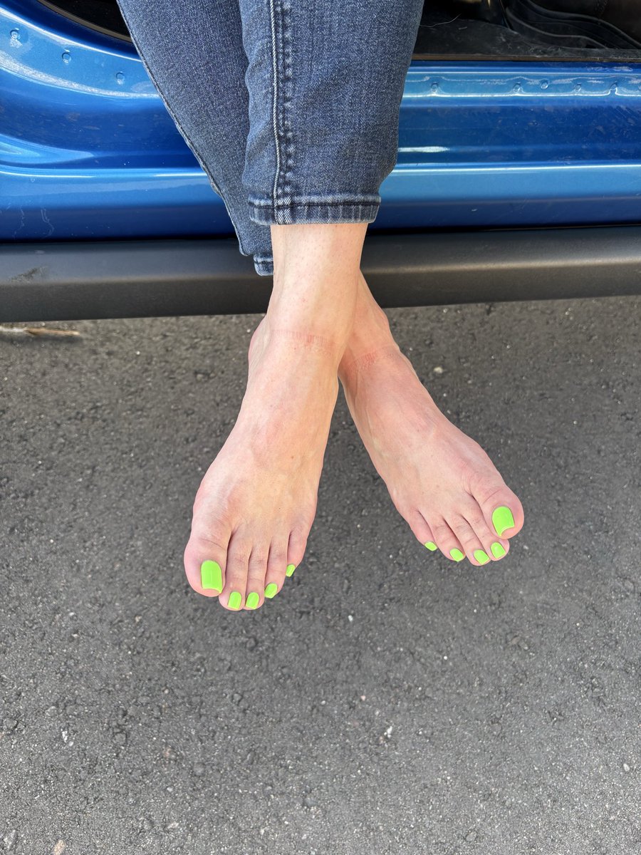 #mondaycanyonhike #sweatyfeet #redhotfeet #letthembreathe <a href="/_footchallenger/">The_Foot_Challenger</a>