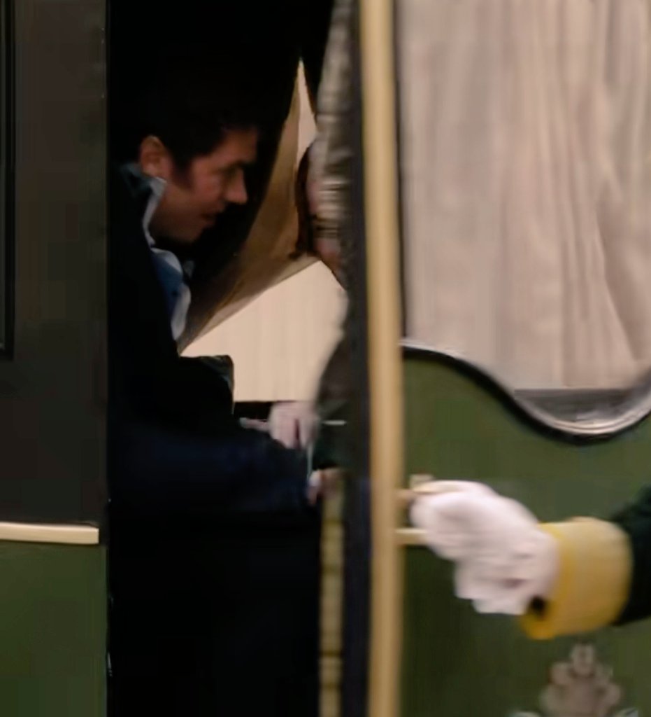 naniscrashdown's tweet image. Colin's smirk &amp;amp; Pen huge smile 
#shameless