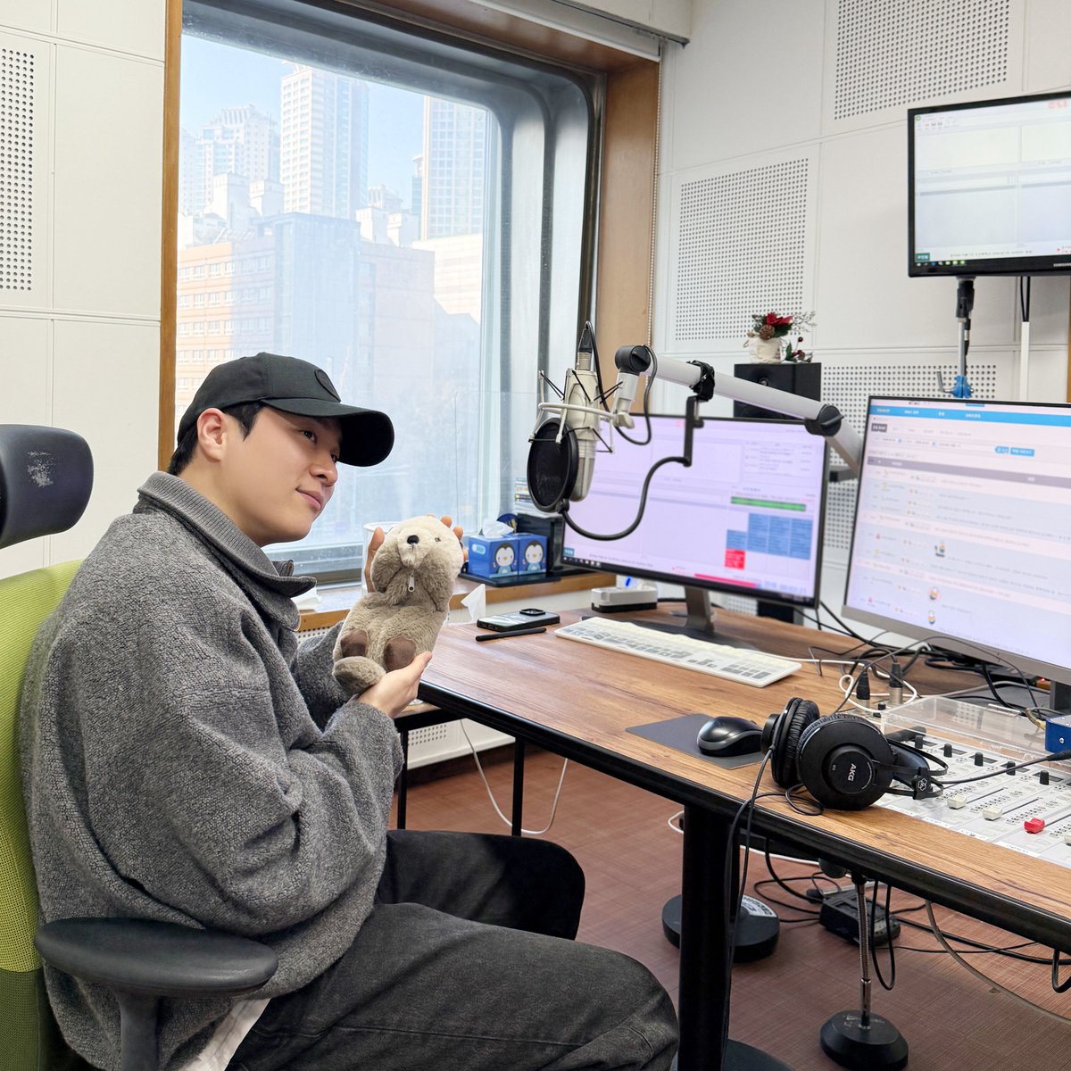 CBS <아름다운 당신에게>
스페셜 DJ 김지훈🦦

2월 3일 화요일🩵✨

#Libelante #리베란테
#김지훈 #KimJiHoon