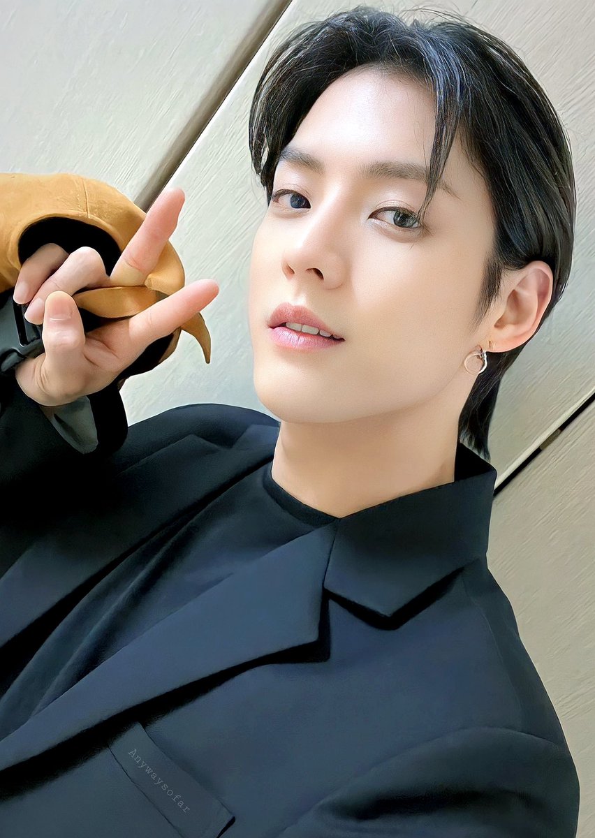 Anywaysofar's tweet image. How did today treat you? Hoping your smile heals everything.🤎

“Thinking of youuuu.”❤︎'🐿️

#LEEMINHYUK  #HUTA 
#이민혁 #허타람찌 @btob2mh