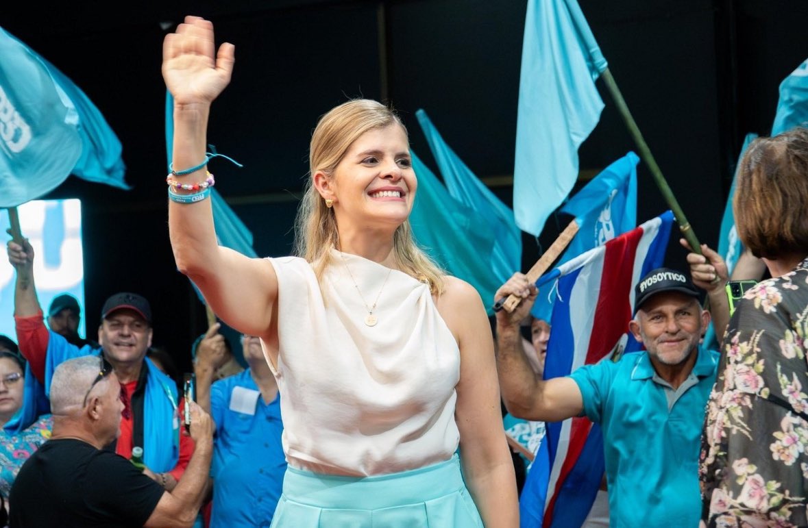 Anna Lulis tweet media