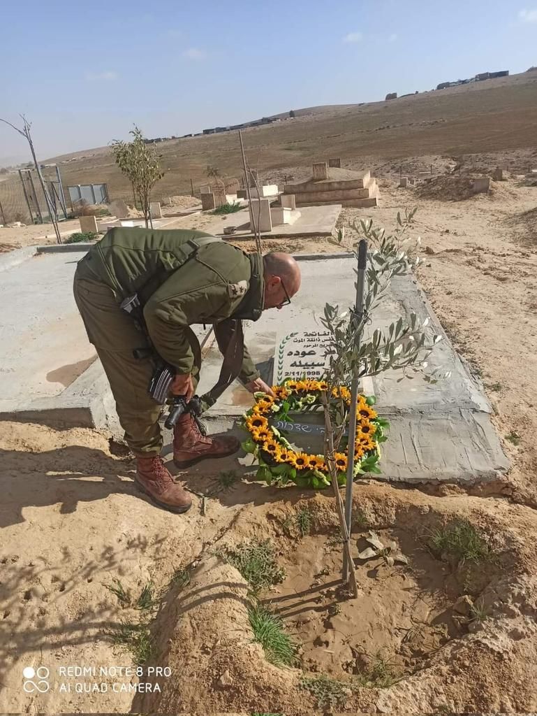 RabbiPoupko's tweet image. On October 7th Amer Odeh Abu Sabila, a devout Muslim, tried to save to little Jewish children whose parents were murdered by Hamas terrorists. 

Amer jumped into the car they were in and tried to save them. 

Hamas terrorists murdered Amer in cold blood. 

The Jewish people and…