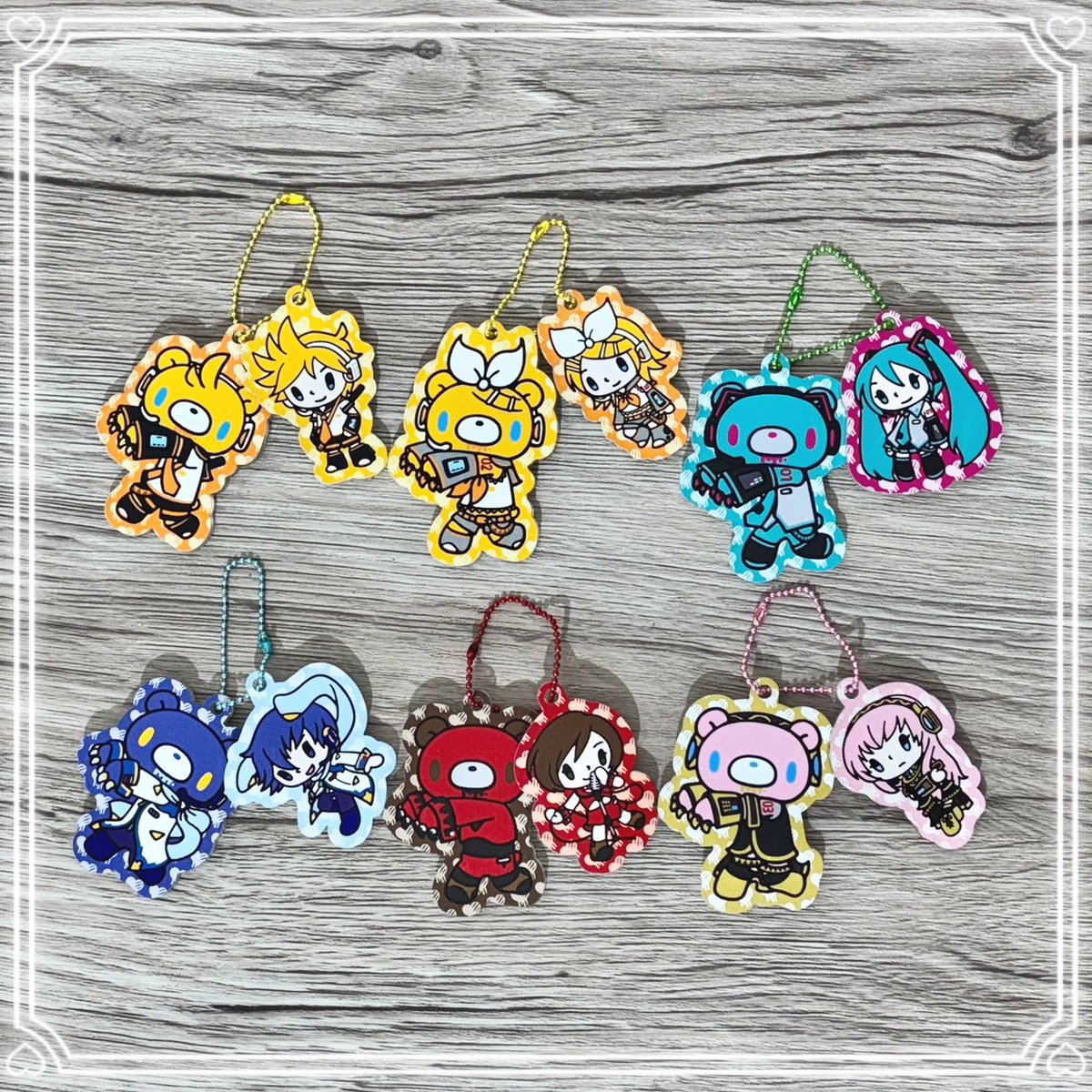 ?GLOOMY meets 初音ミク?】 ＼pick up Item?／ ツインアクリル 
