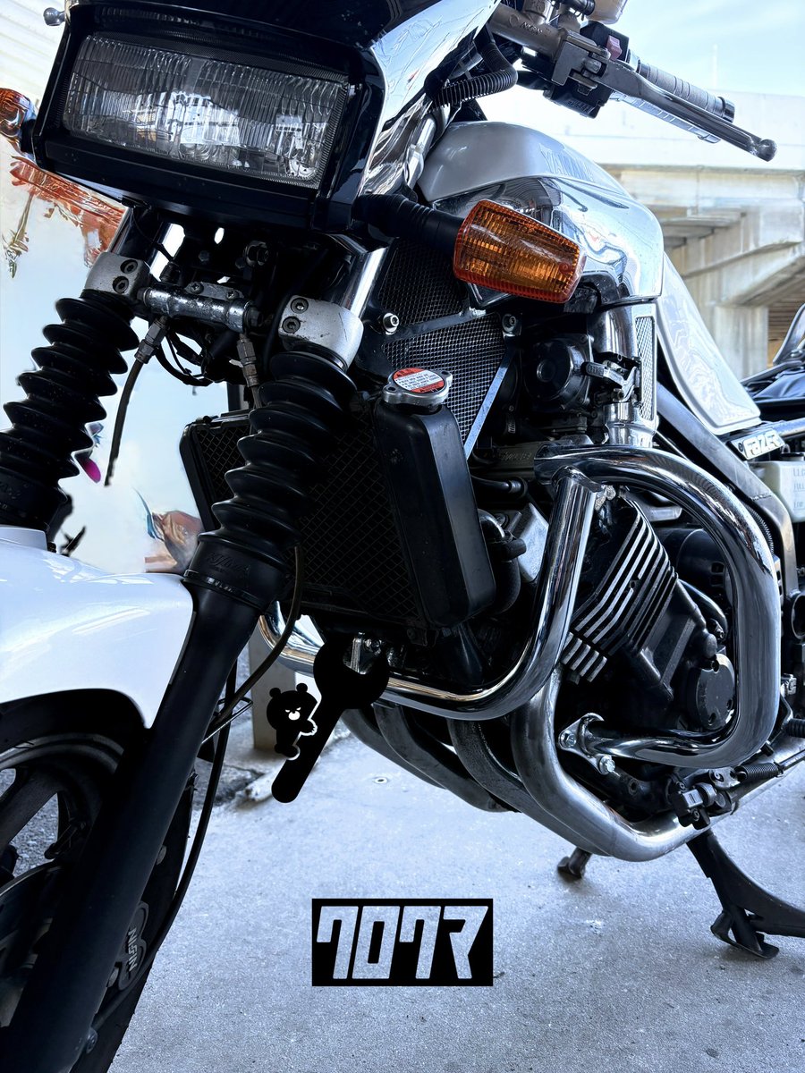 集めたボルト達で取付w #FZX750 #fazer #邪道Style #おでかけクロクマ