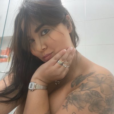 thaysborboleta's tweet photo. #NovaFotoDePerfil https://t.co/GBB8AO8Xil