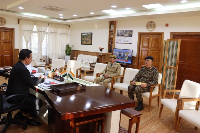 MaisekSailo's tweet photo. CE Project #Pushpak briefed the Hon’ble CM of Mizoram, Shri #Lalduhoma, on ongoing & upcoming BRO projects. Commended for proactive efforts.
#BROInAction #MizoramDevelopment
#ConnectingNortheast #BuildingTheNation #We_support_UGC #Modi #Budget2026 #Dhurandhar2 https://t.co/GmhHPYNhQs