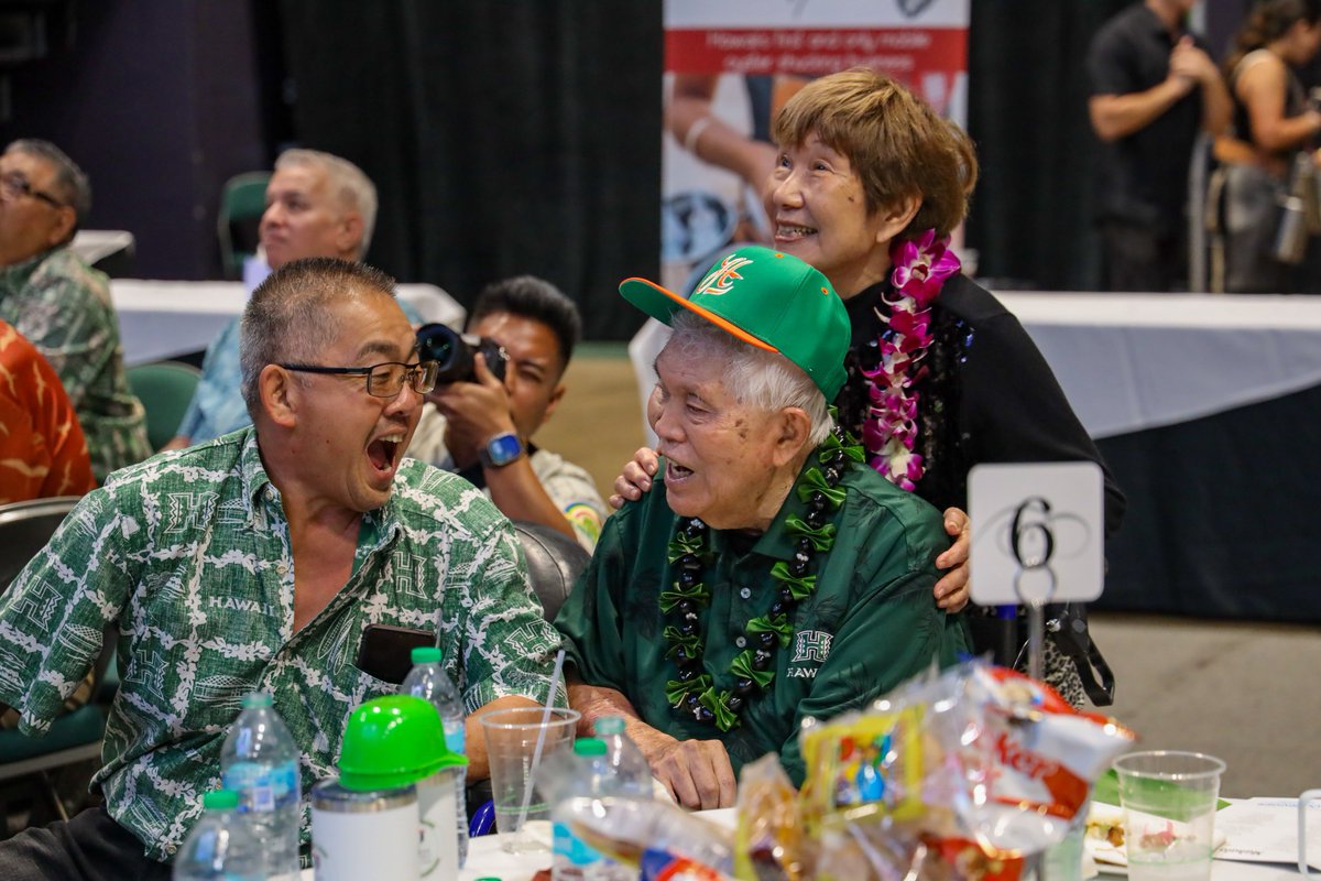 📸 5th Annual For The Love Of The Game Celebration 

Mahalo to all of our fans, alumni and vendors for making last night a special event! 

#GoBows