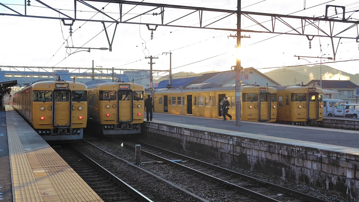 115系が4本並ぶ光景
次のダイヤ改正で終わるのかな