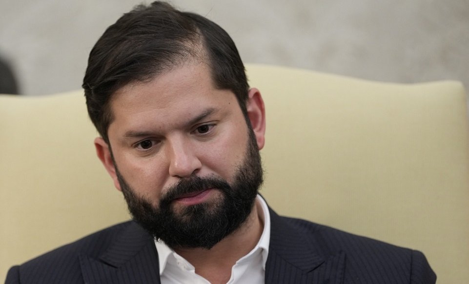 Boric sigue acumulando derrotas: Con un contundente 87% Rapa Nui votó por NO tener un gobierno autónomo gamba.cl/2026/02/boric-…