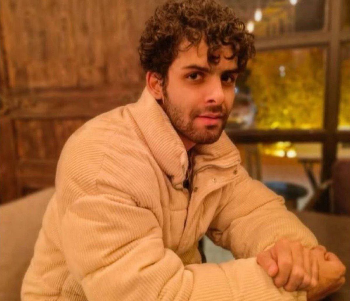 golbinrad's tweet photo. به ایلیا بن رشید حکم اعدام داده شده و خانواده ای نداره تا اسمش رو وایرال کنه؛
URGENT: #IliaBenRashid is in grave danger. His life is at risk and he needs our voices now. We cannot let another life be taken in silence. The world is watching! 🚨🆘
#IliaBenRashid #ایلیا_بن_رشید
#StopExecutionsInIran
: @kmagazineir .