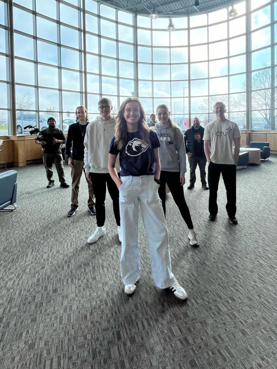 ShawneeState's tweet image. Next up is Lyndsay 👋

Lyndsay Heimbach found an affordable path to college at Shawnee State University, thanks to scholarships and campus support.

Check out her segment of the College Tour » shawnee.edu/college-tour/l…