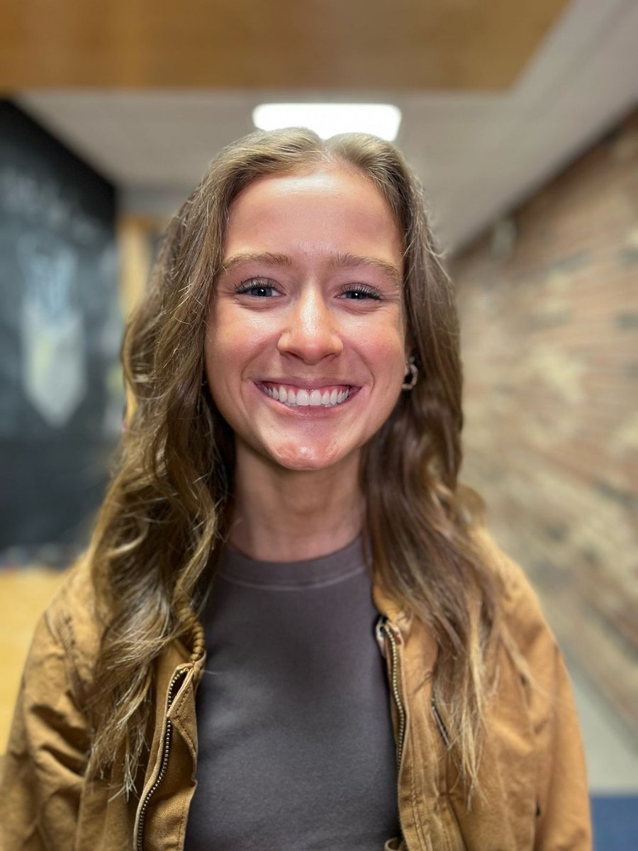 ShawneeState's tweet image. Next up is Lyndsay 👋

Lyndsay Heimbach found an affordable path to college at Shawnee State University, thanks to scholarships and campus support.

Check out her segment of the College Tour » shawnee.edu/college-tour/l…