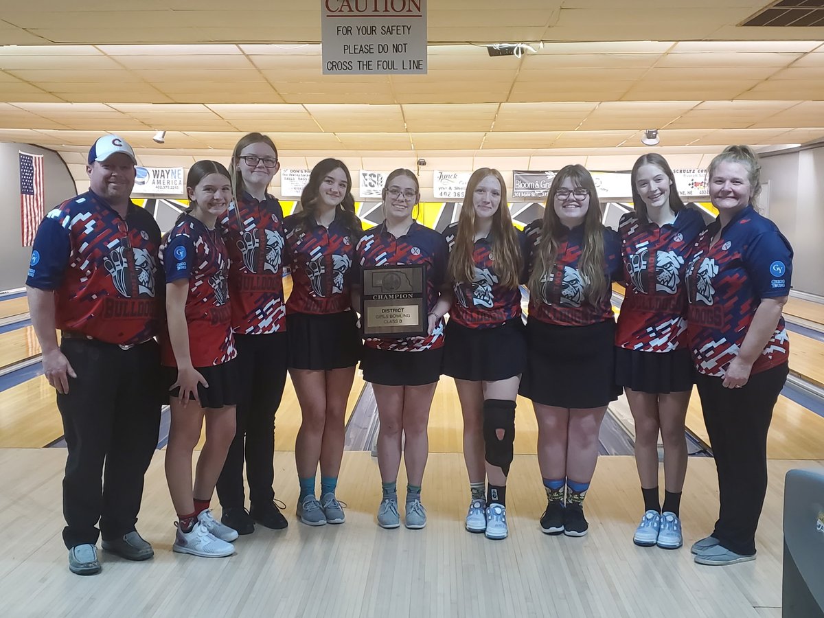Congratulations to the B-6 District bowling champions!! The girls’ team is headed to state on Tuesday, February 10!!  We are proud of the girls and their coaches! Go Bulldogs!!