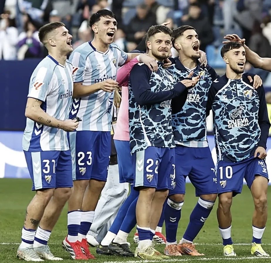 Hoy más que nunca.

MÁLAGA CLUB DE FÚTBOL. 🩵

A por la <a href="/CyDLeonesa/">Cultural y Deportiva Leonesa</a> 😤
