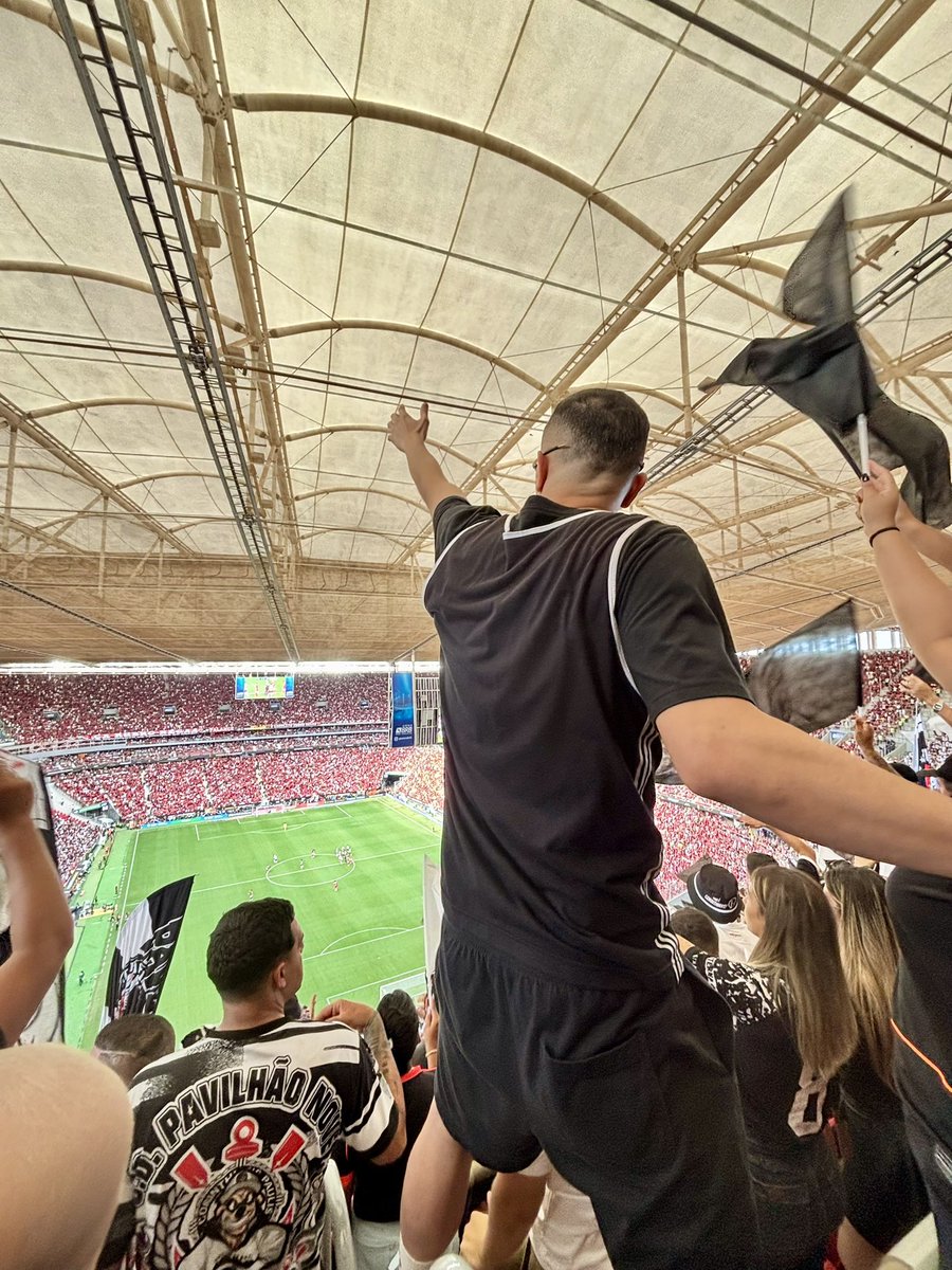 thiagoxdutra's tweet photo. Enquanto uns contam história, outros fazem acontecer

Brasília ficou pequeno. Uma verdadeira aula de arquibancada! https://t.co/XbG9zD2pXz