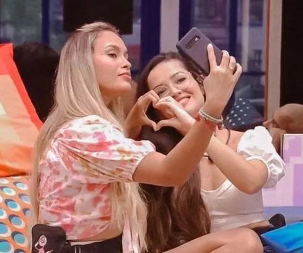 vaidesmaiar's tweet photo. UEPA! Juliette deu UNFOLLOW em Sarah no instagram! #BBB26 https://t.co/YPFvjblgaG