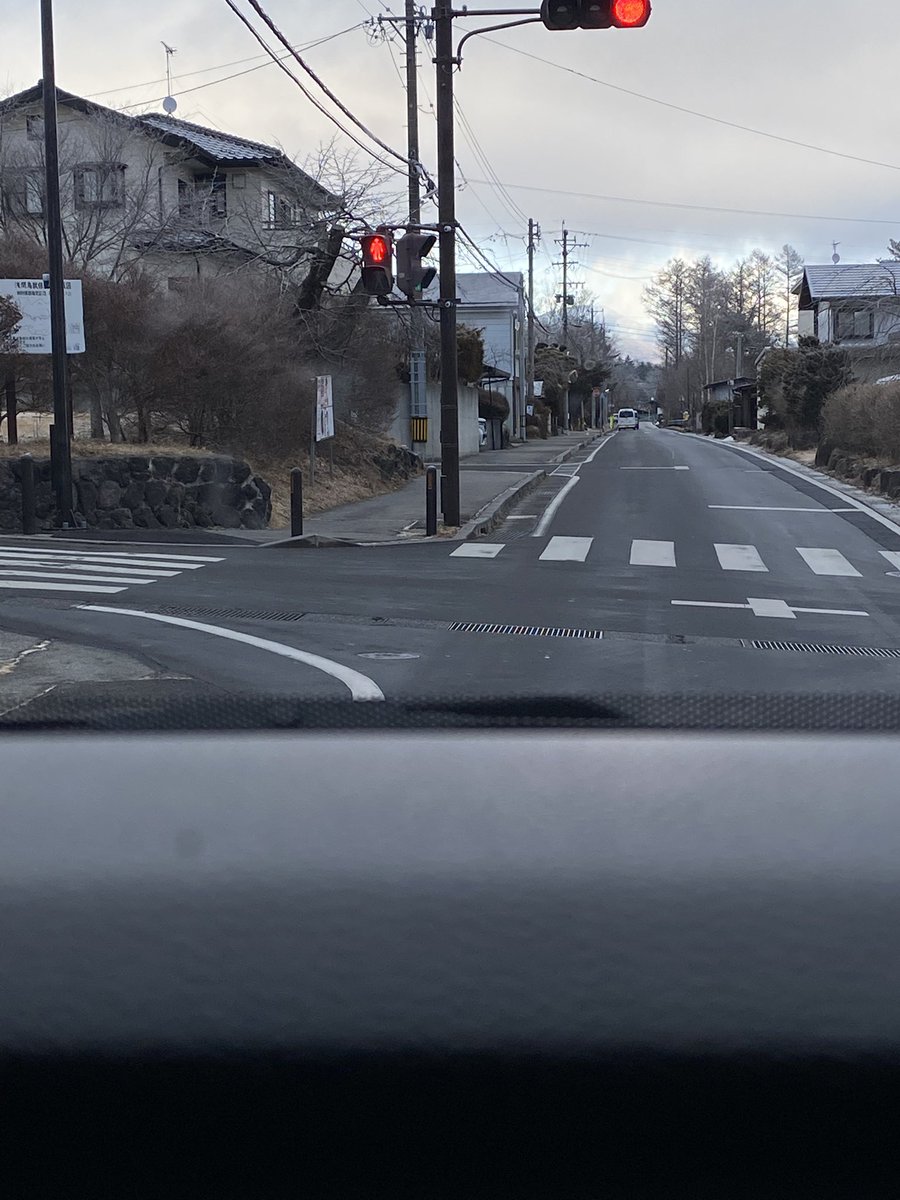 _naonao's tweet photo. 軽井沢方面、空が明るい https://t.co/r6mhF1KRlG